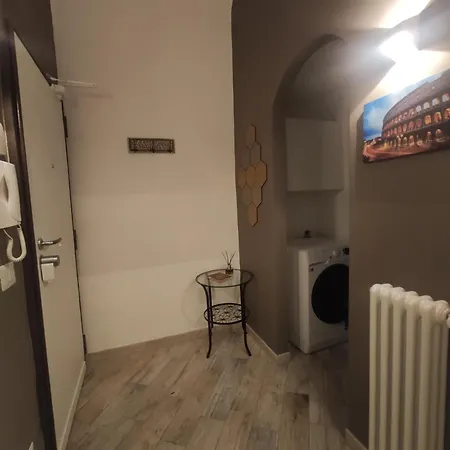 Alvin Casa Рим